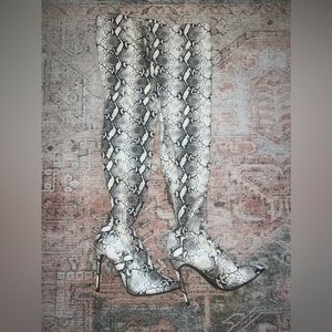 STEVE MADDEN - Snakeskin over the knee boots!